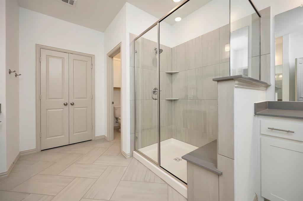 425 Parkside Drive Property Photo 17