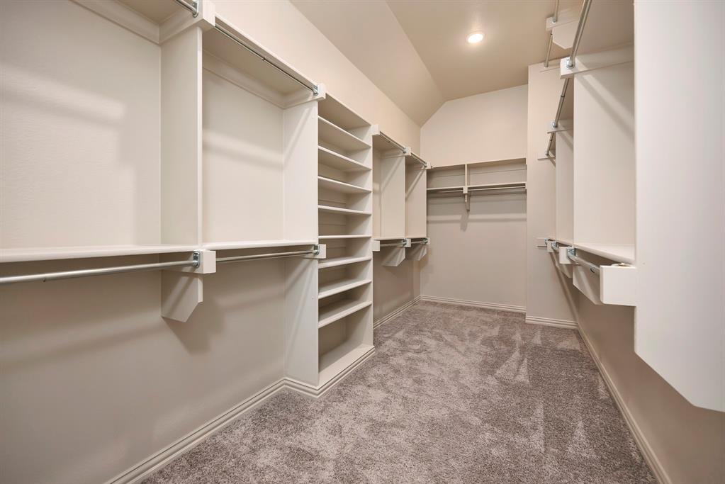 425 Parkside Drive Property Photo 18