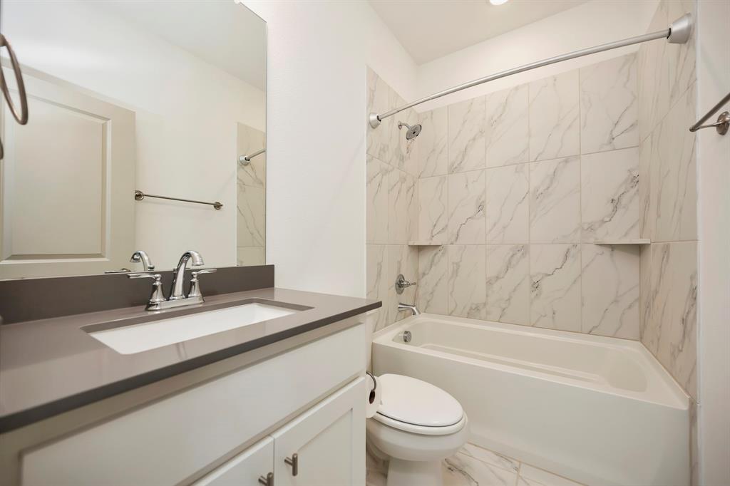 425 Parkside Drive Property Photo 22