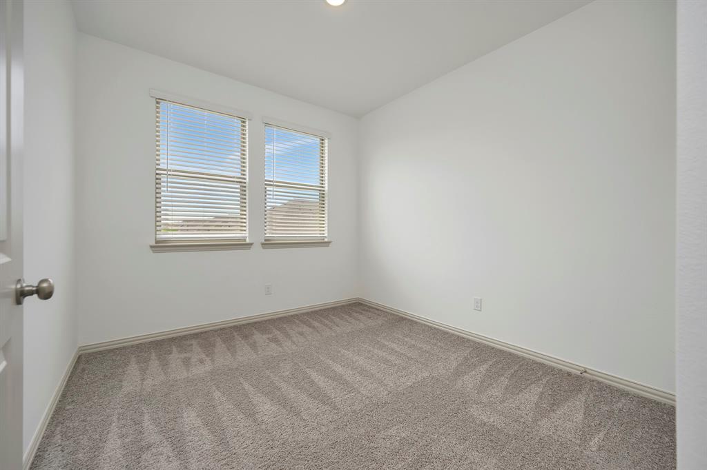 425 Parkside Drive Property Photo 23