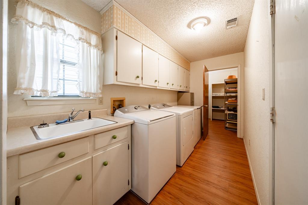 2100 Avenue Q Property Photo 11