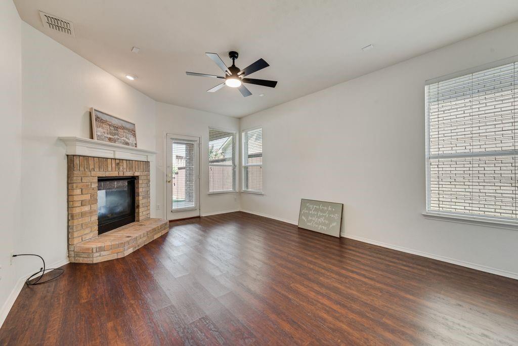 306 Salsbury Drive Property Photo 8