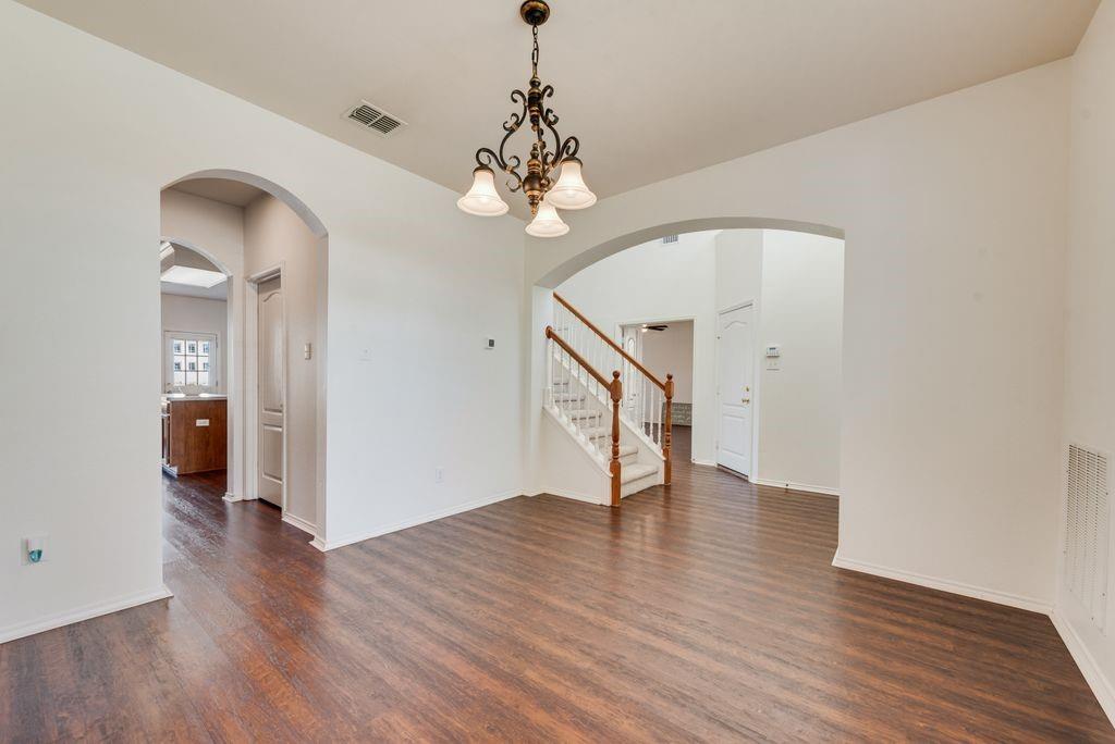 306 Salsbury Drive Property Photo 10