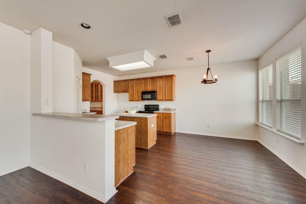 306 Salsbury Drive Property Photo 11
