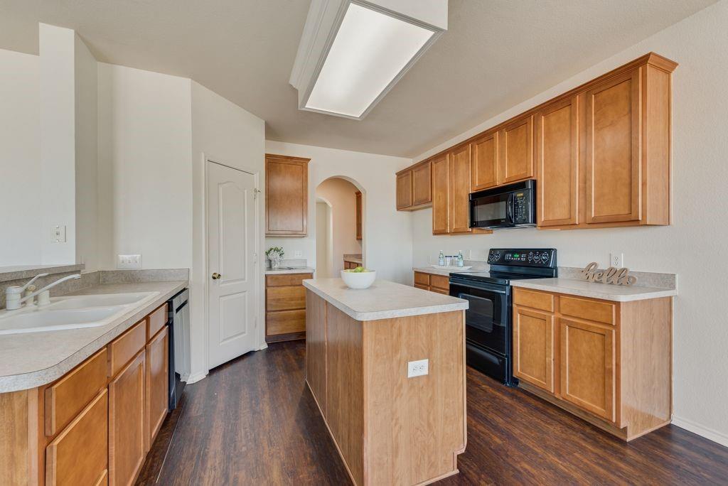 306 Salsbury Drive Property Photo 12
