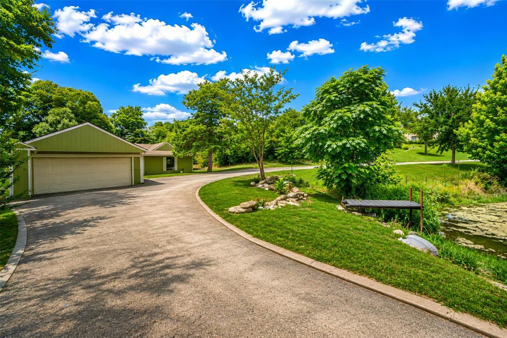 256 Country Club Road Property Photo 2