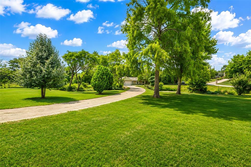 256 Country Club Road Property Photo 3