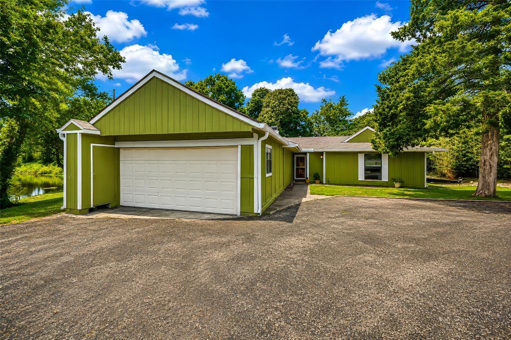 256 Country Club Road Property Photo 4