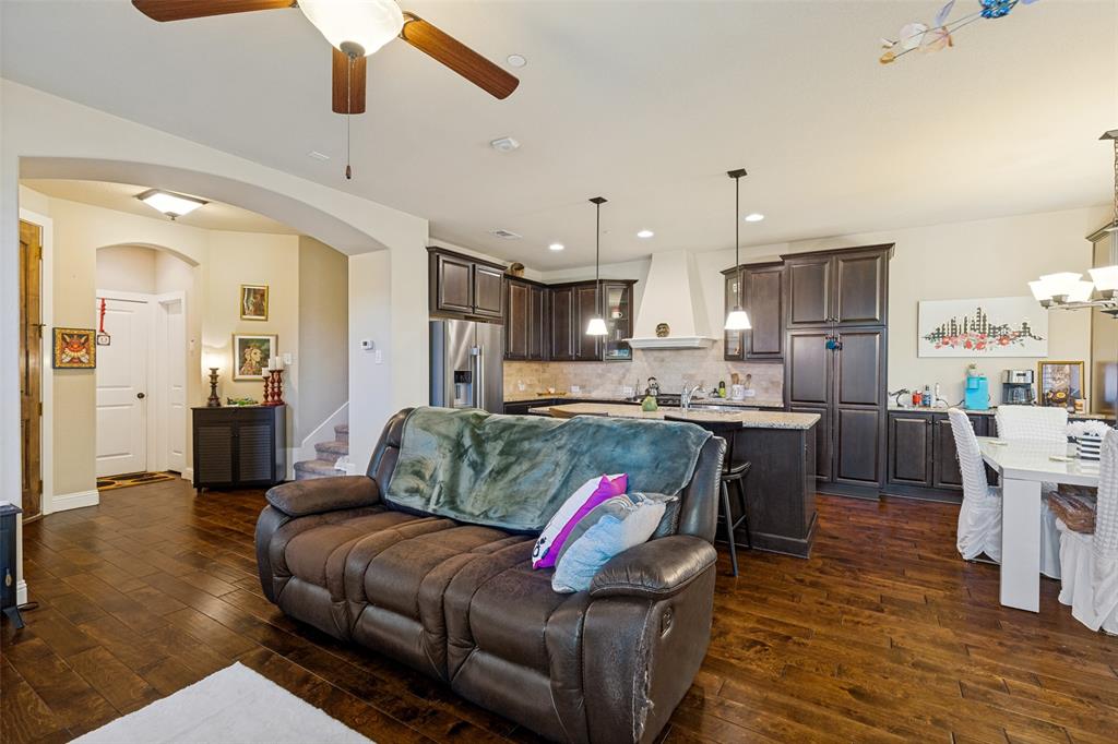 1017 Brook Hollow Drive Property Photo 4