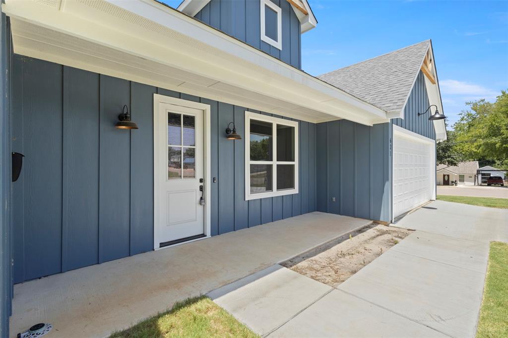 621 Oaklawn Drive Property Photo 4