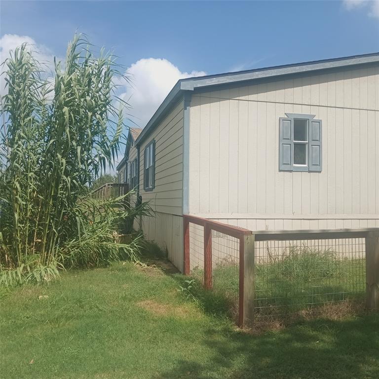 7676 County Road 247 Property Photo 5