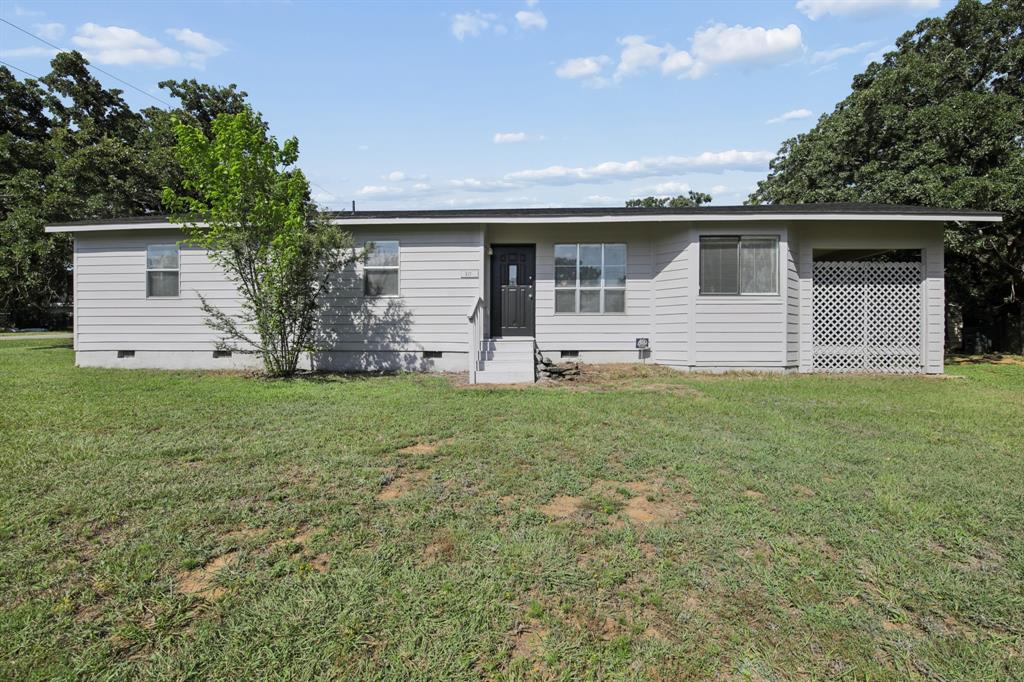 217 Chambers Drive Property Photo 2