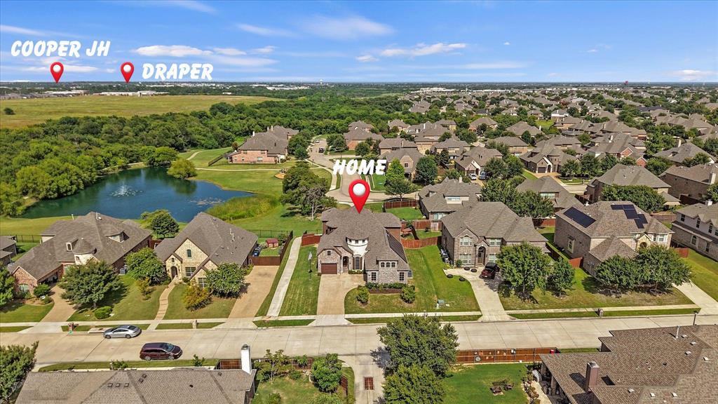 7910 Edgeglen Trail Property Photo 3