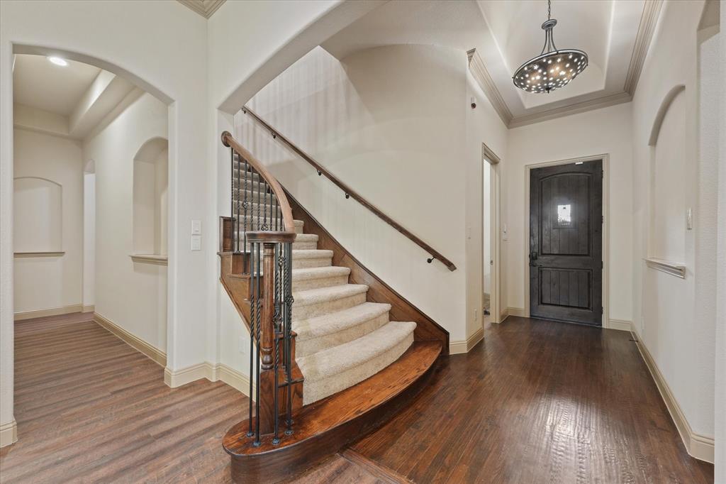 7910 Edgeglen Trail Property Photo 4
