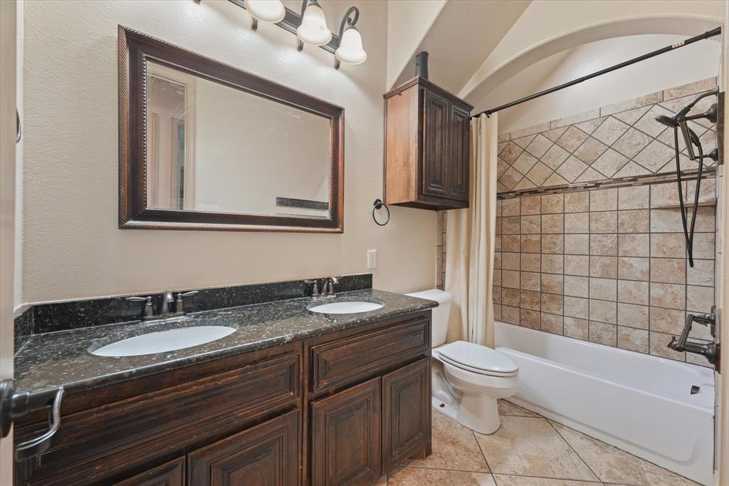 7910 Edgeglen Trail Property Photo 19