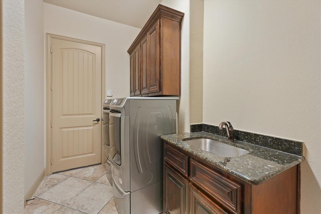 7910 Edgeglen Trail Property Photo 20