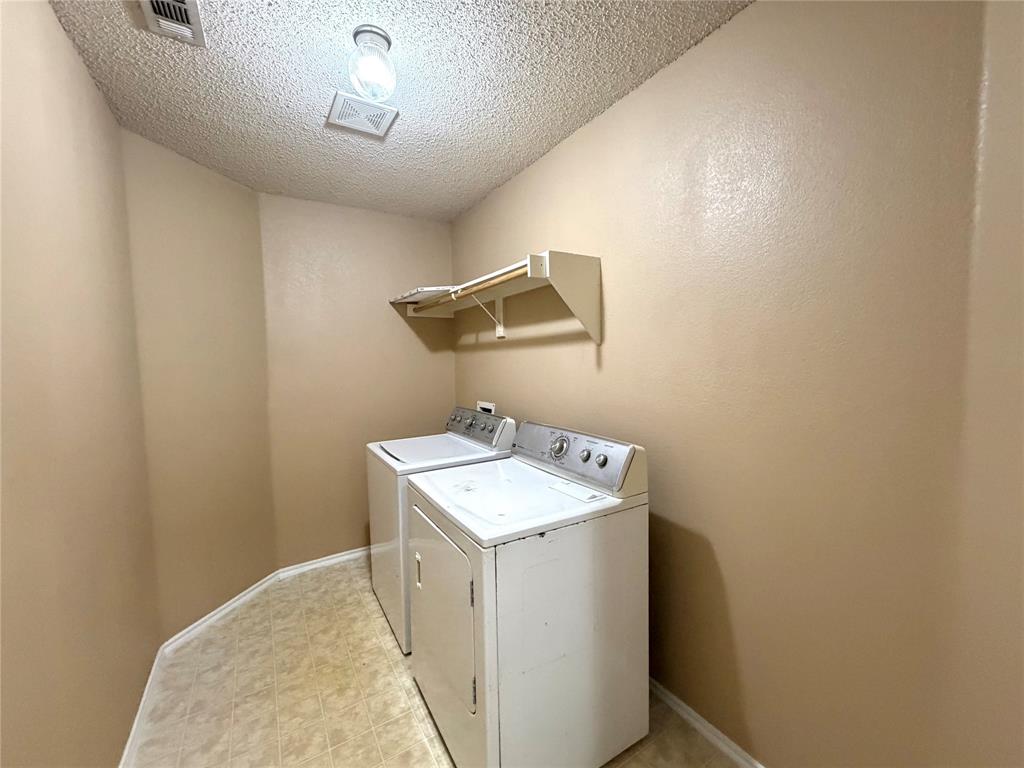 185 Rolling Court Property Photo 3