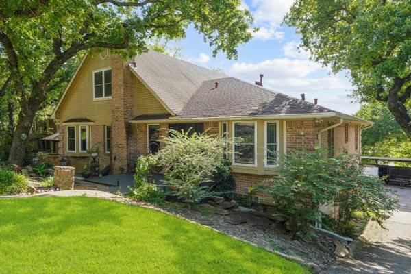 1806 Old Oak Drive Property Photo 1
