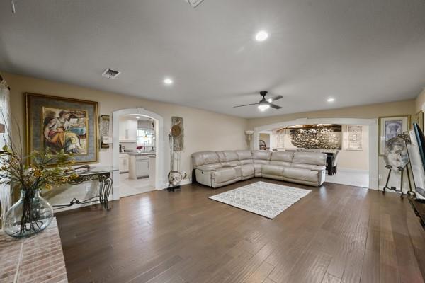 1806 Old Oak Drive Property Photo 7
