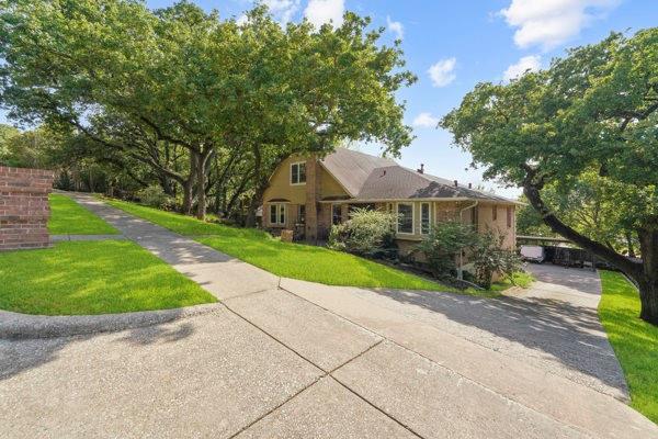 1806 Old Oak Drive Property Photo 33