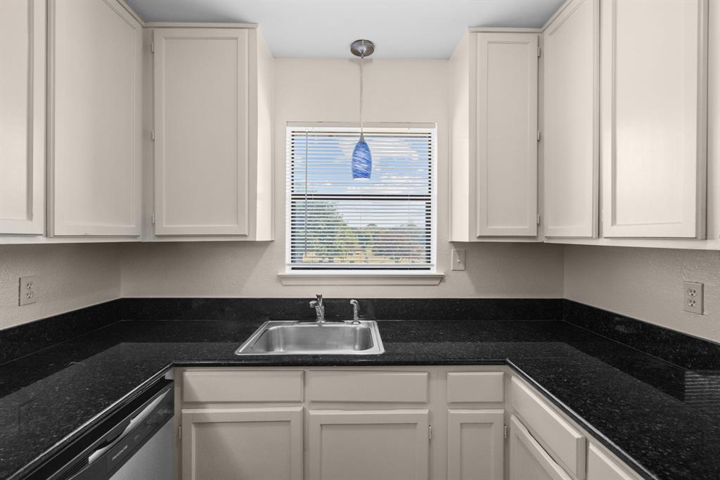320 E 4th Street 208 Property Photo 13