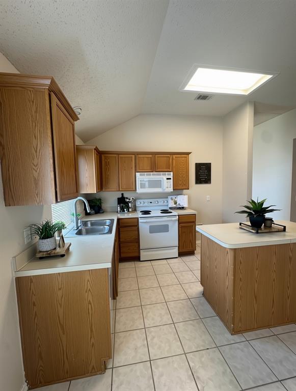 2405 Kariba Lane Property Photo 5
