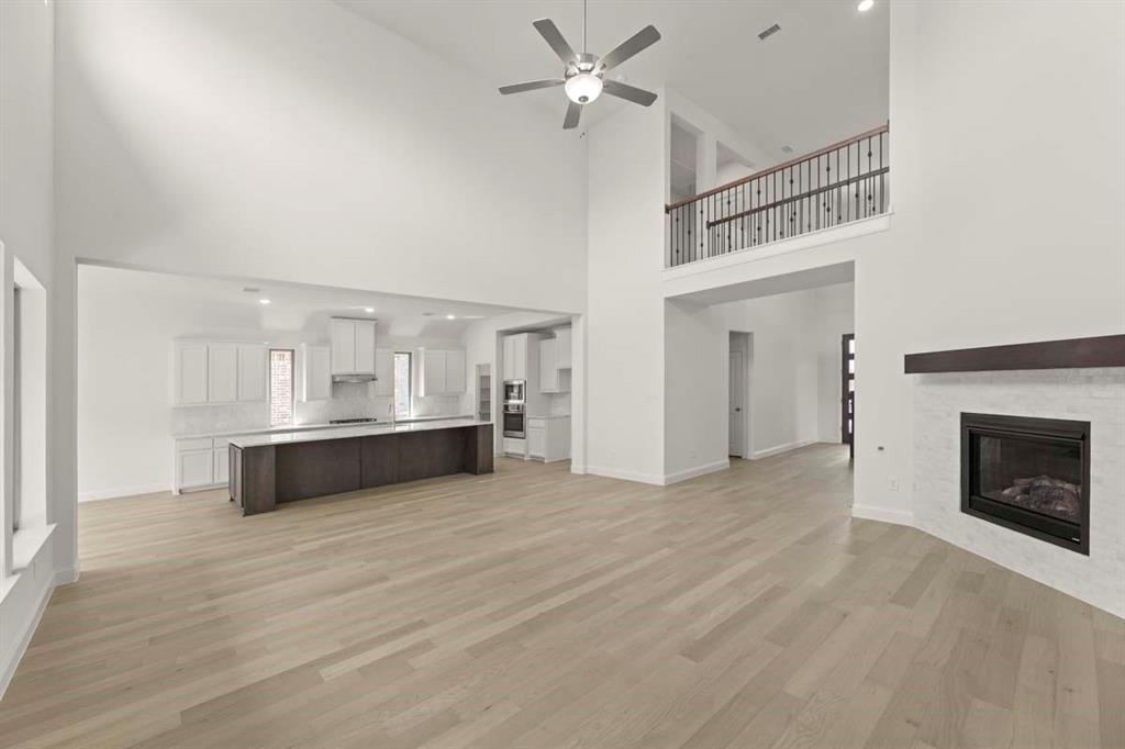 232 Parkland Valley Property Photo 3