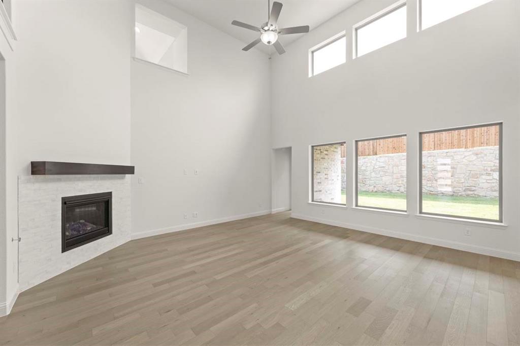 232 Parkland Valley Property Photo 4