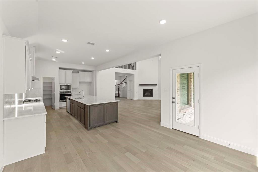 232 Parkland Valley Property Photo 8