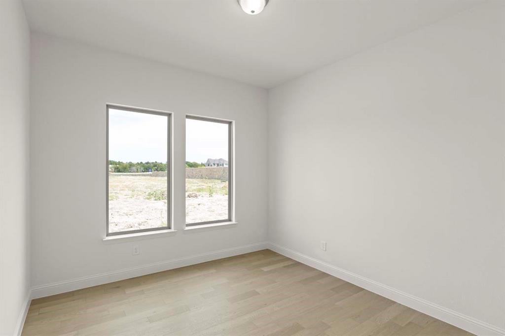 232 Parkland Valley Property Photo 14
