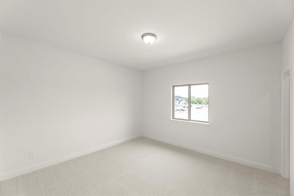 232 Parkland Valley Property Photo 17