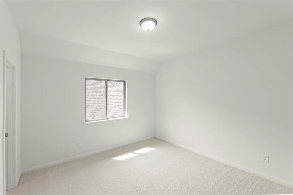 232 Parkland Valley Property Photo 19