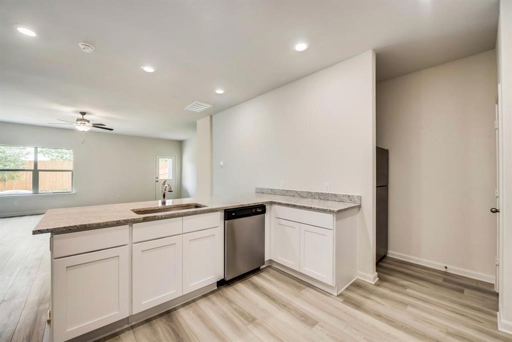 307 Stone Court Property Photo 6