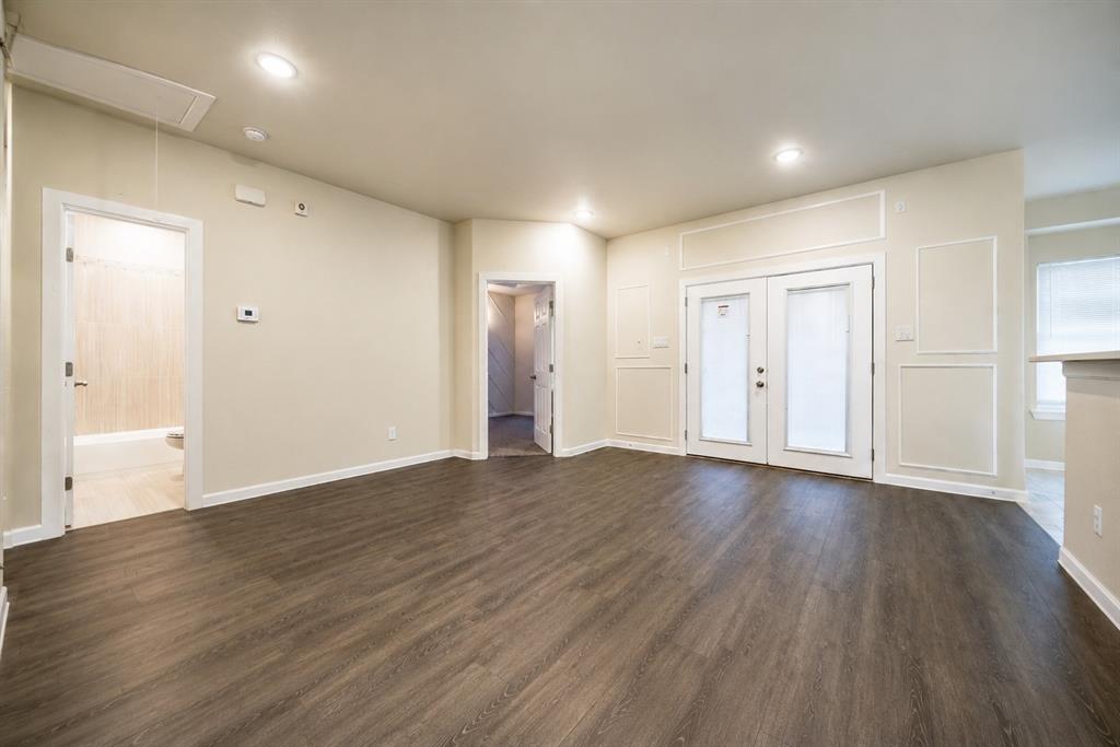 3239 Pine Street Property Photo 6