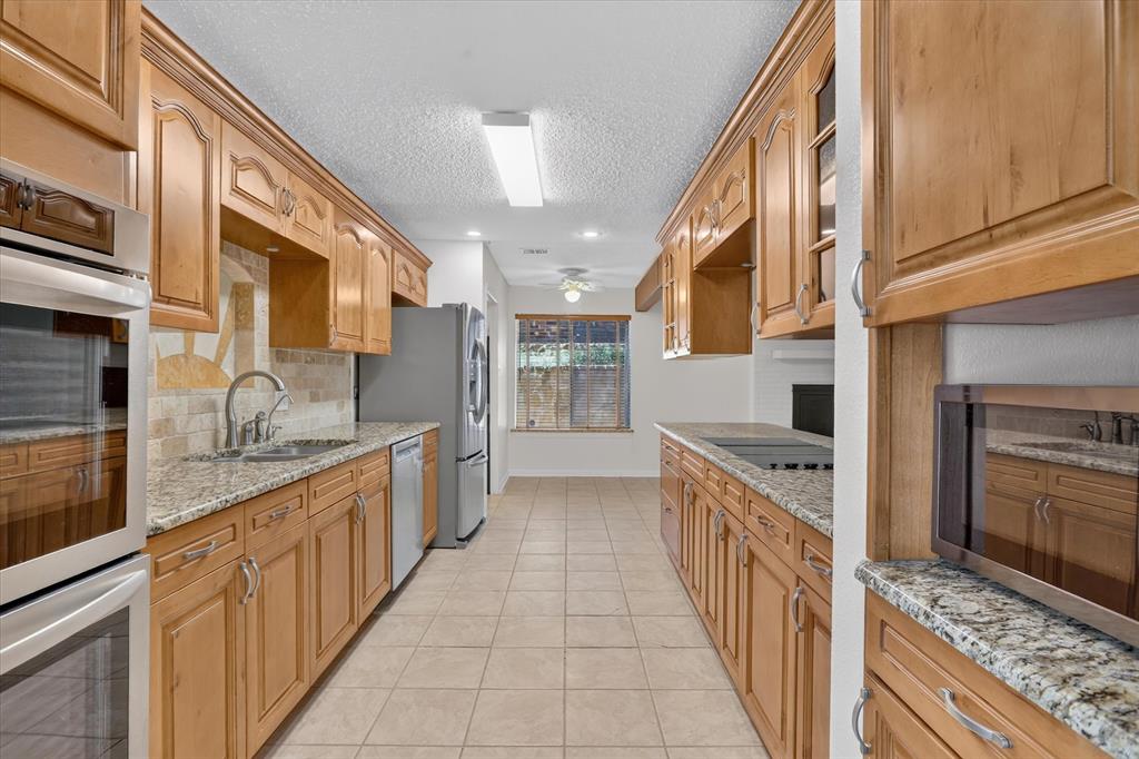 1820 Holly Oak Street Property Photo 8