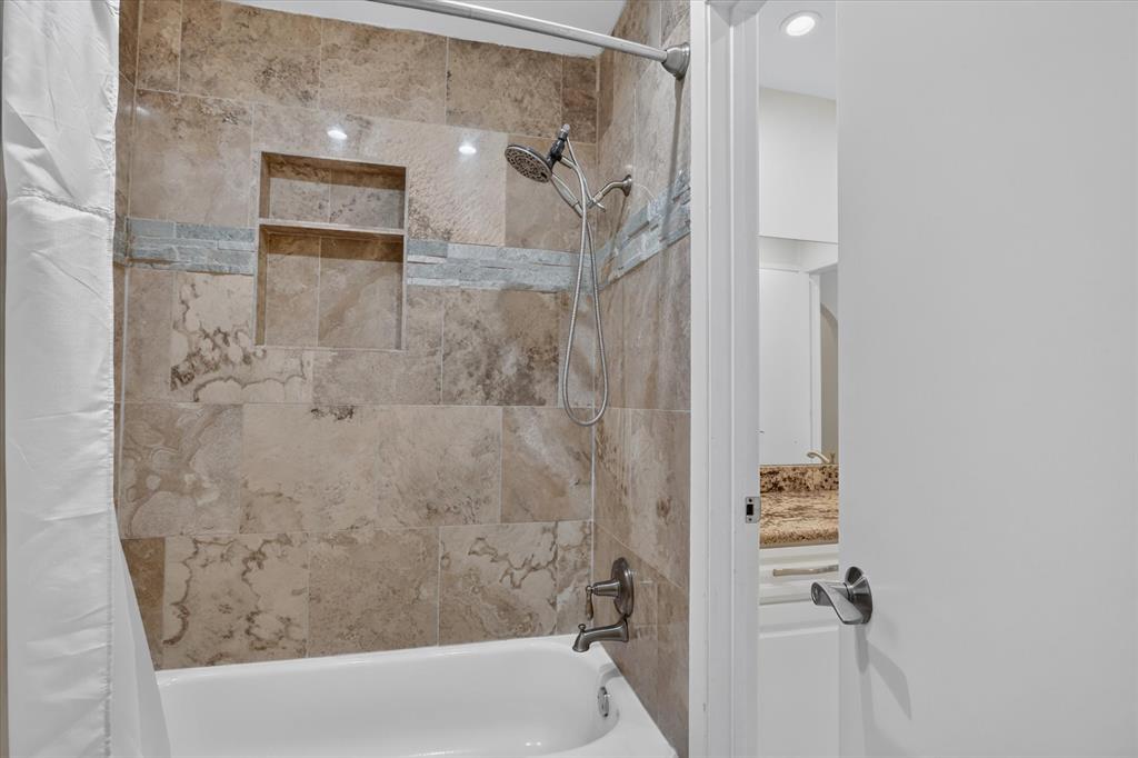 1820 Holly Oak Street Property Photo 22