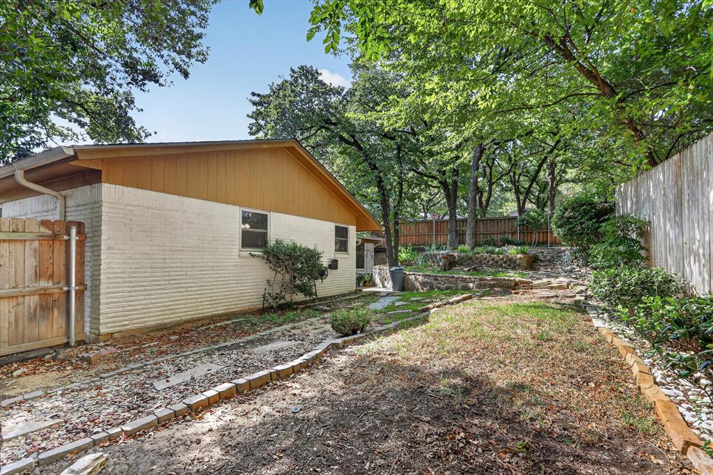 1820 Holly Oak Street Property Photo 27