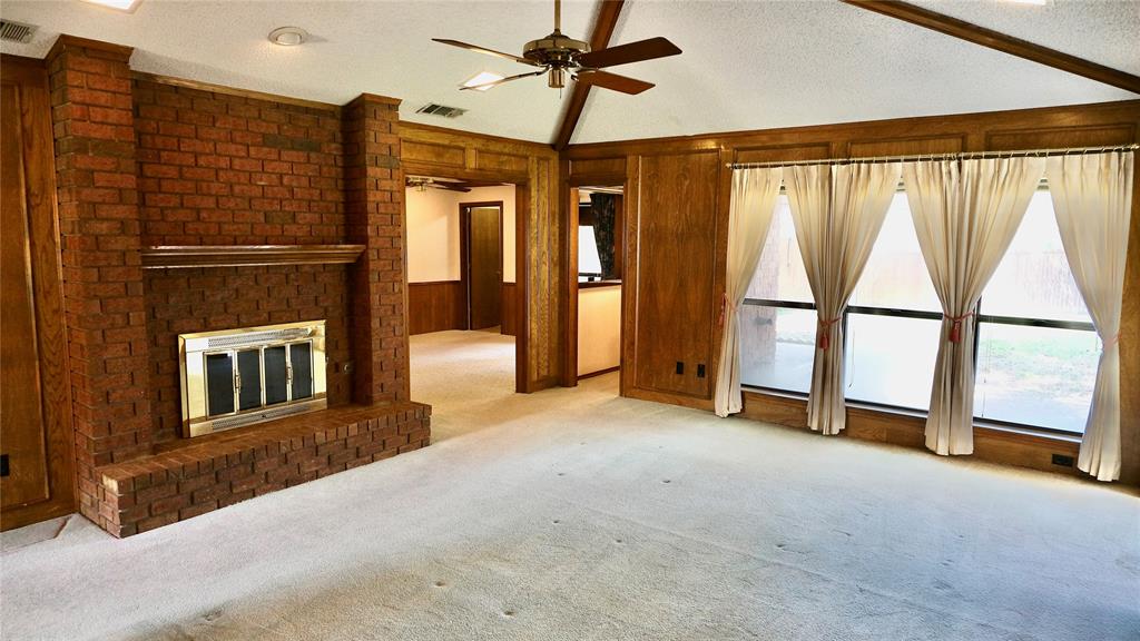 4724 Meadowview Drive Property Photo 5