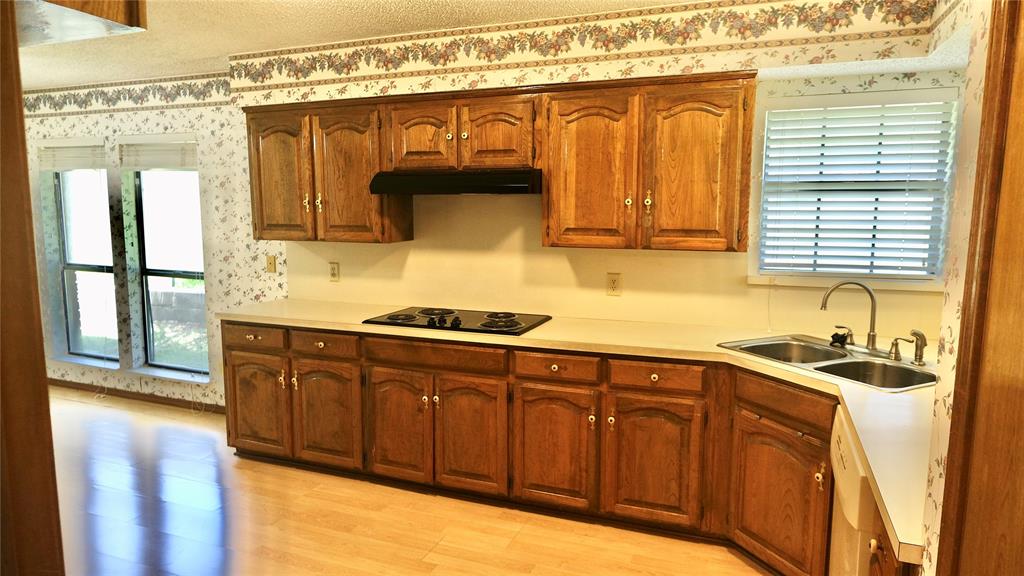4724 Meadowview Drive Property Photo 8