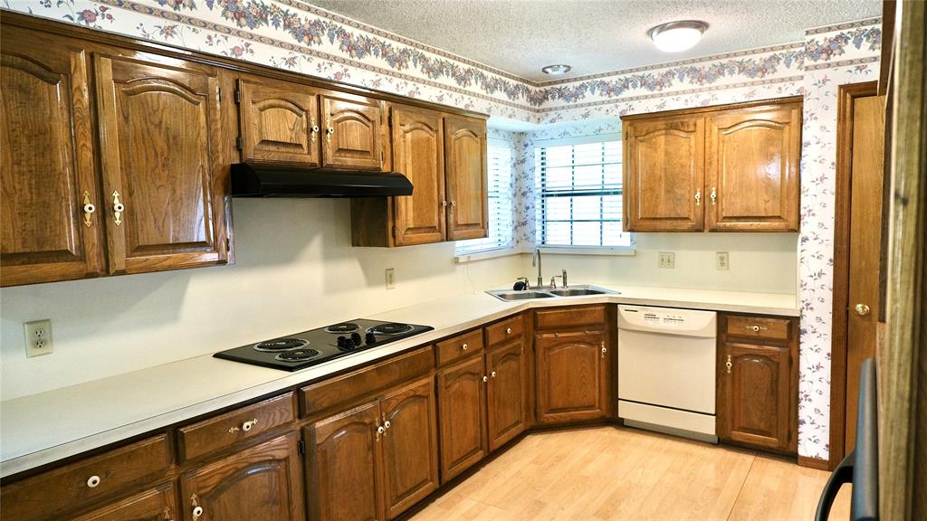 4724 Meadowview Drive Property Photo 10