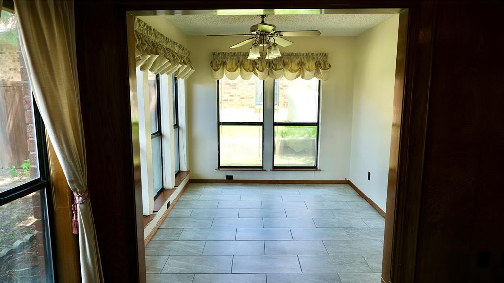 4724 Meadowview Drive Property Photo 12