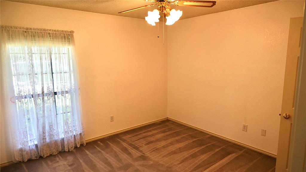 4724 Meadowview Drive Property Photo 25