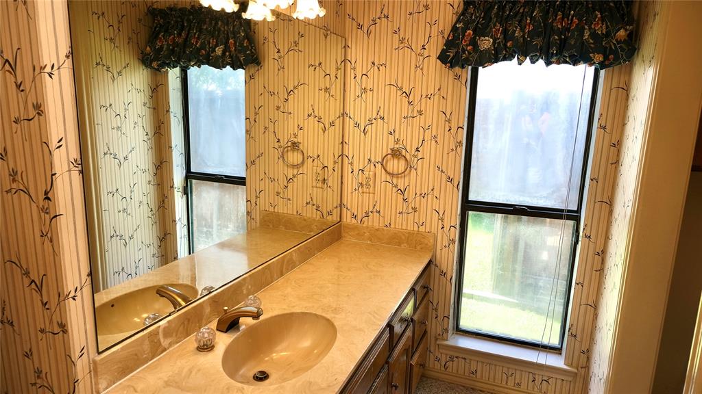 4724 Meadowview Drive Property Photo 33