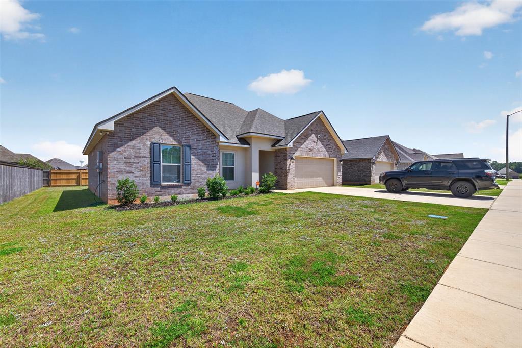603 Cabernet Court Property Photo 3