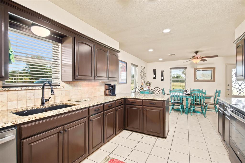 5609 Fm 126 Property Photo 3