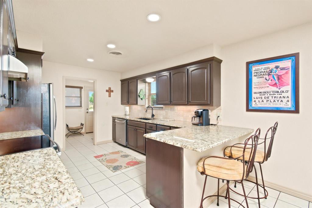 5609 Fm 126 Property Photo 5