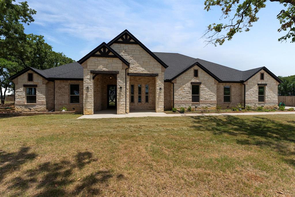 300 Seacross Court Property Photo 1