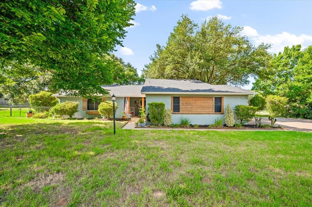 209 Live Oak Lane Property Photo 1