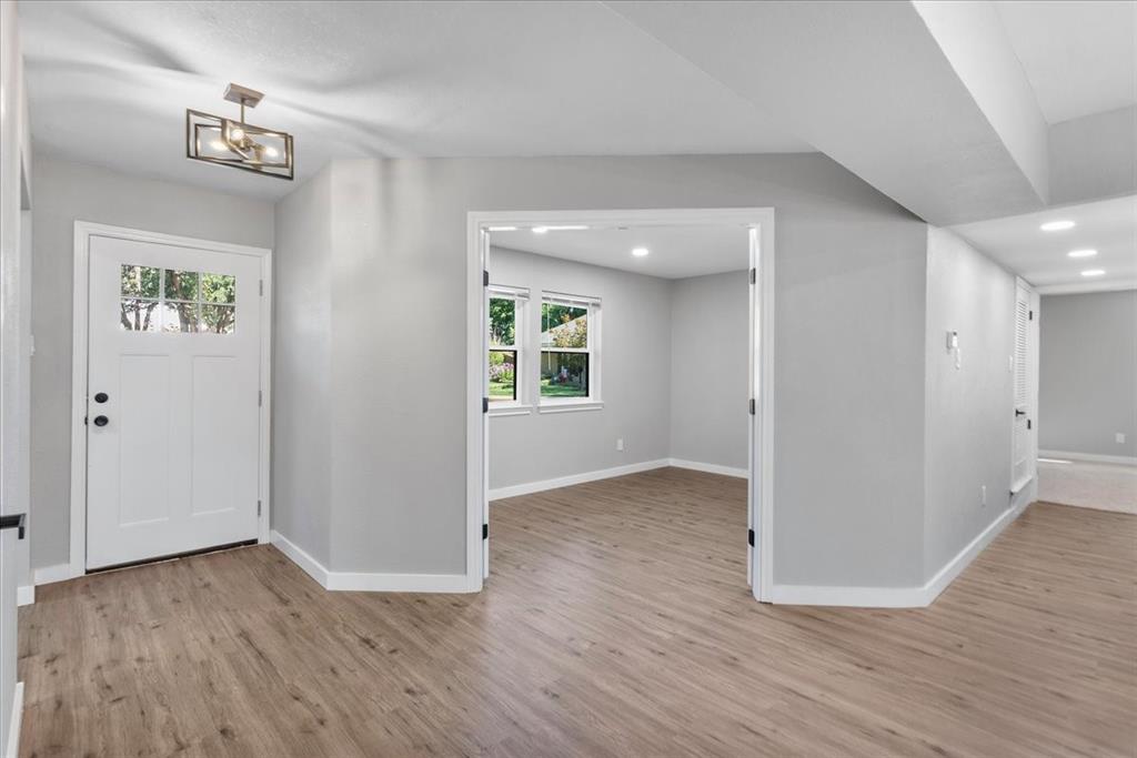 1815 Wellington Court Property Photo 2