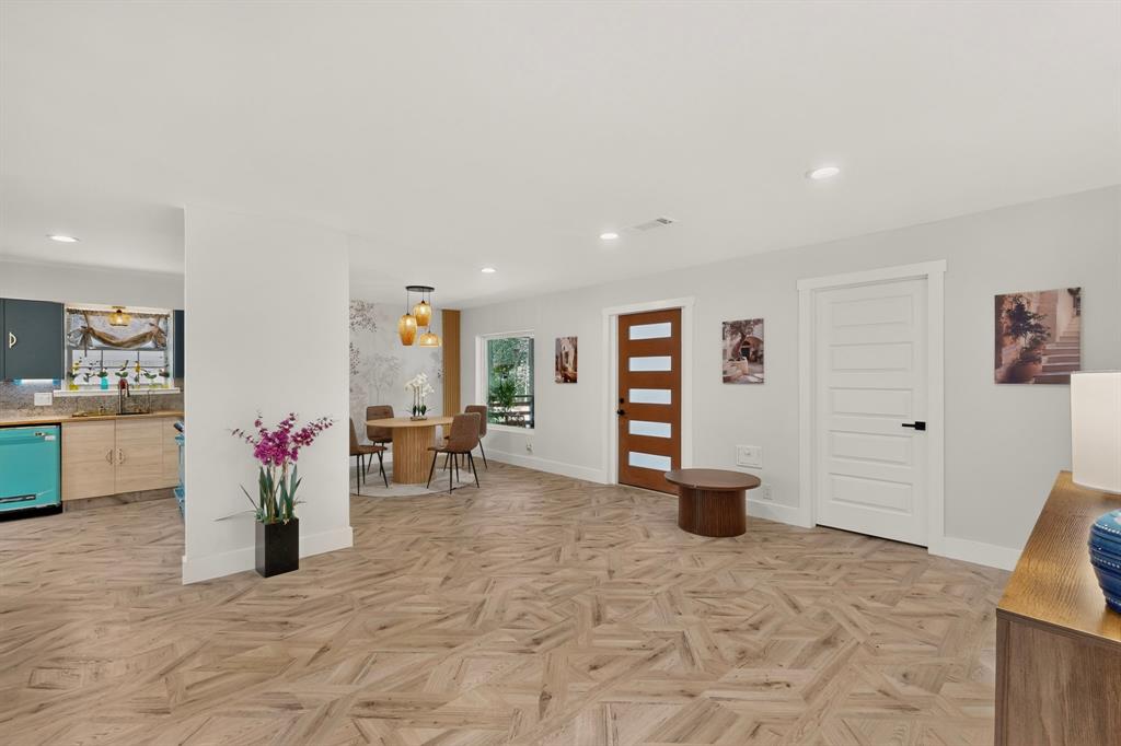 10520 Lippitt Avenue Property Photo 8